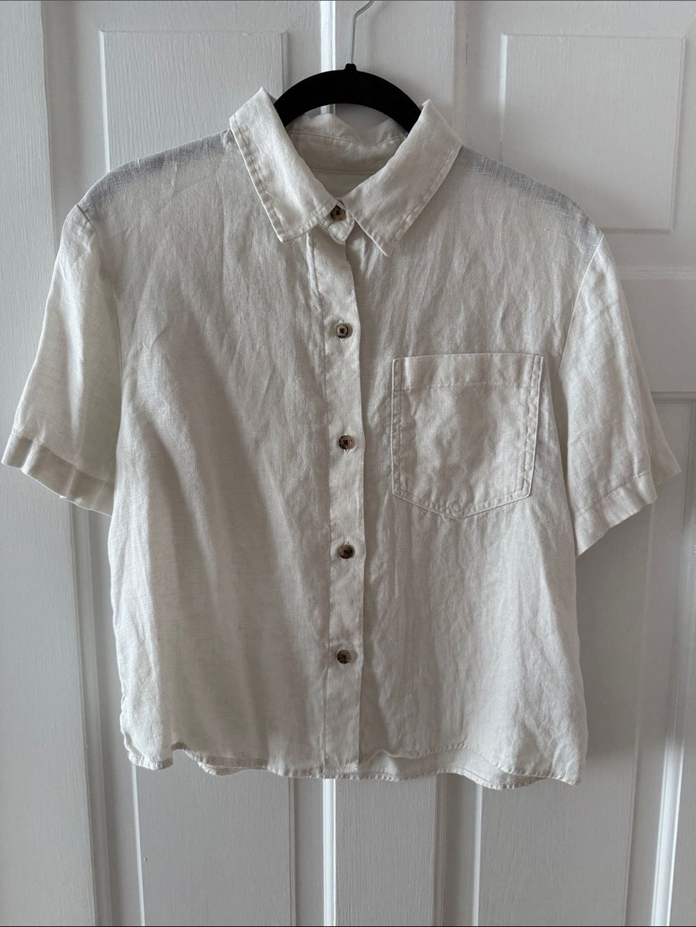 Banana Republic Short-Sleeve Button-Up Shirt in White Linen size XS